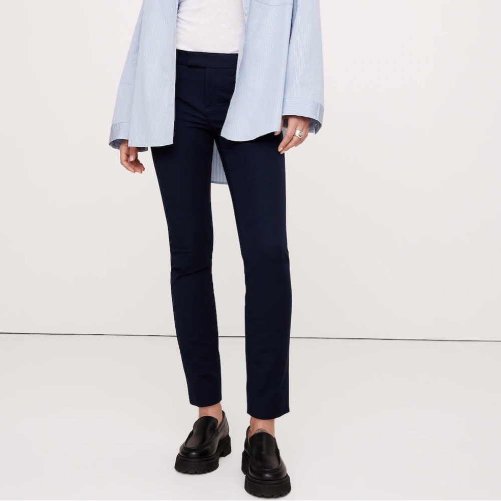Banana Republic Woman’s Sloan Pants in Navy Blue Size 6